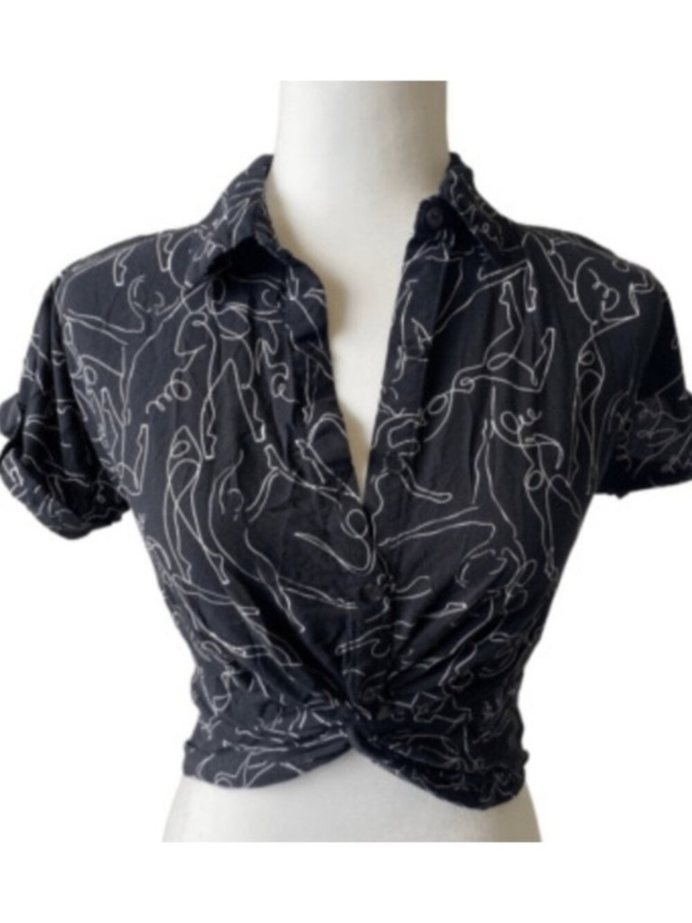 People Print Button Cropped Blouse